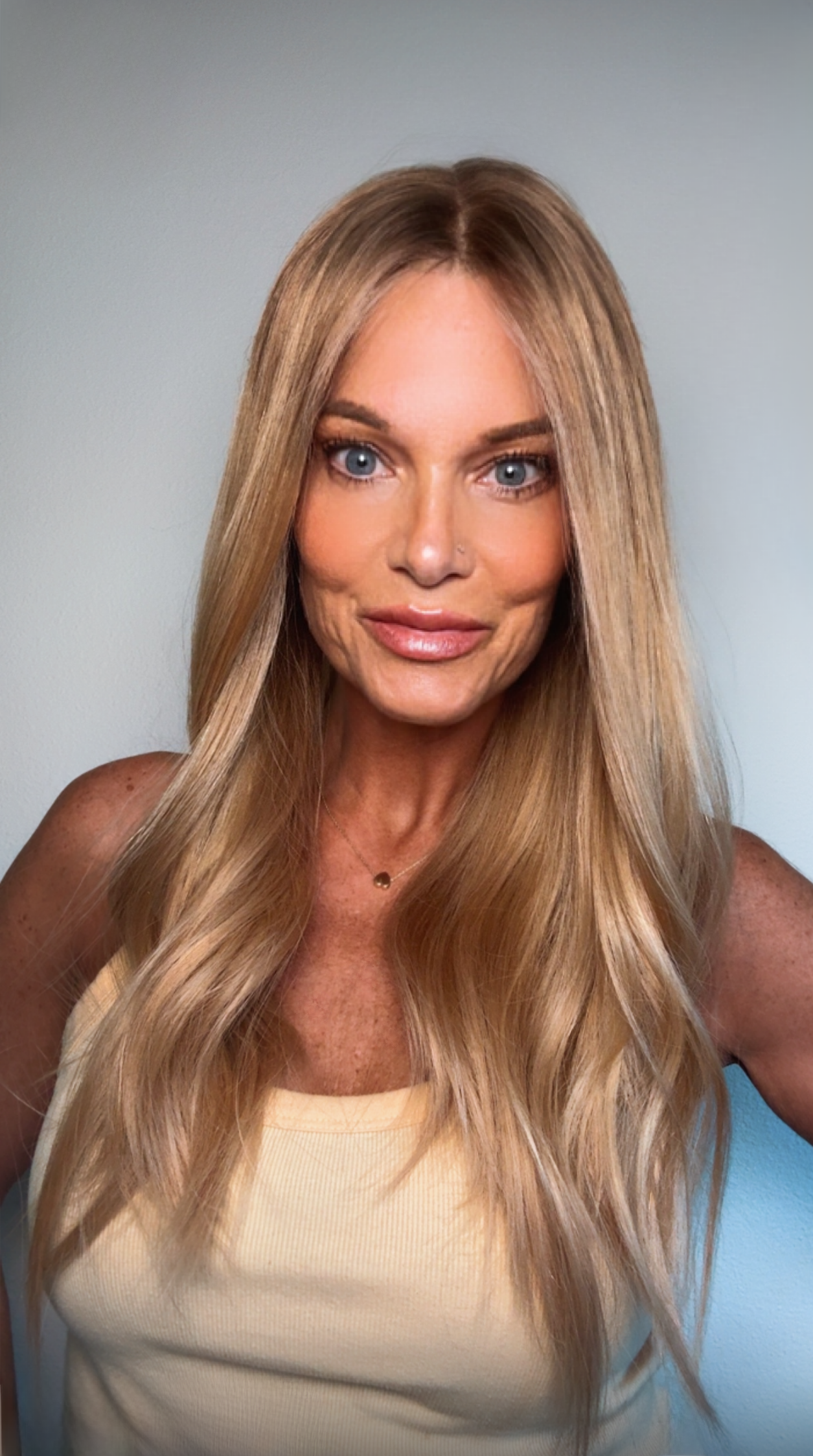 Jaylee 22" EURO | Human Hair | Light Density | M