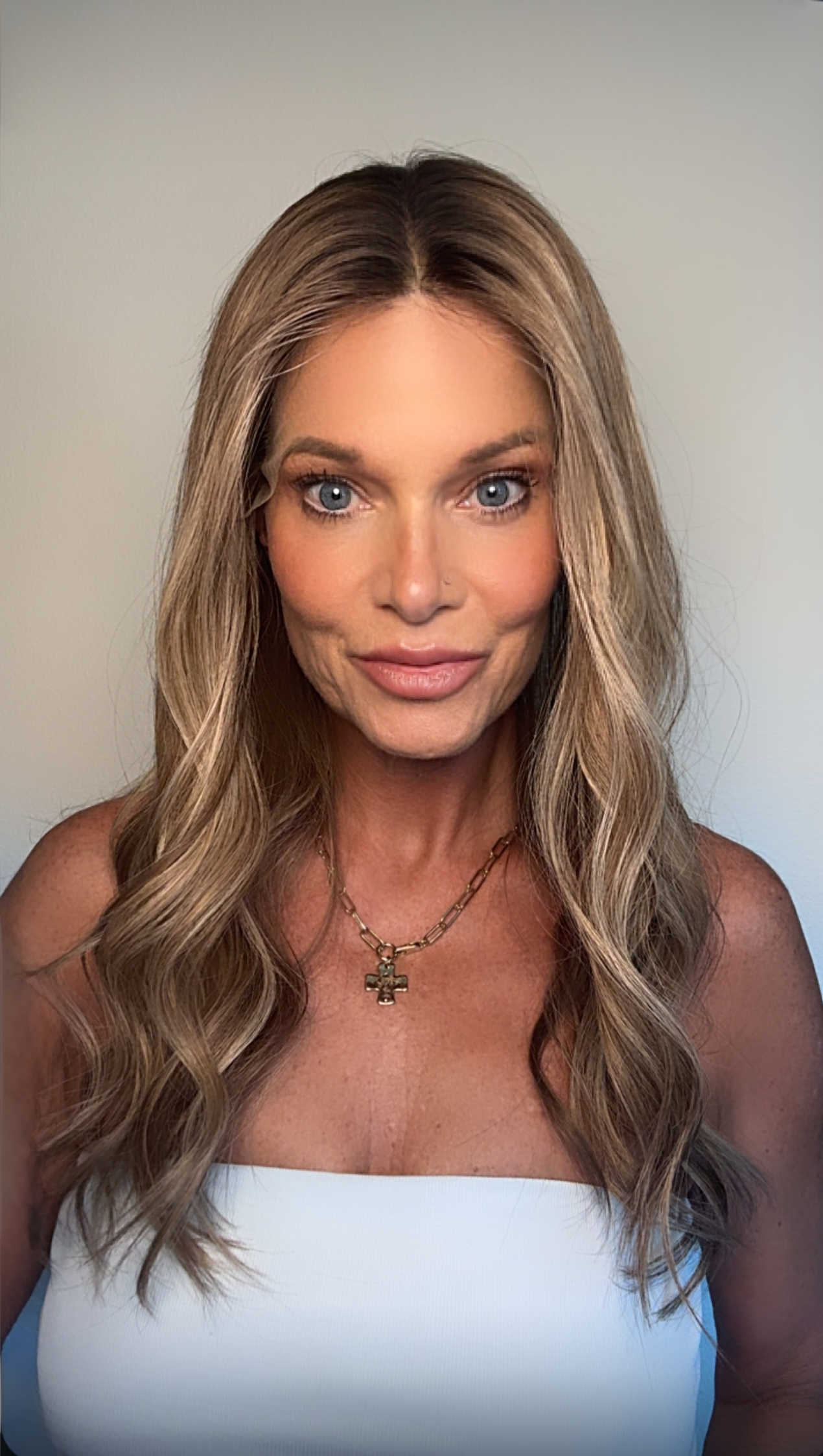Sully 22" | EURO | Human Hair | All-Hand-Tied | Light Density | S