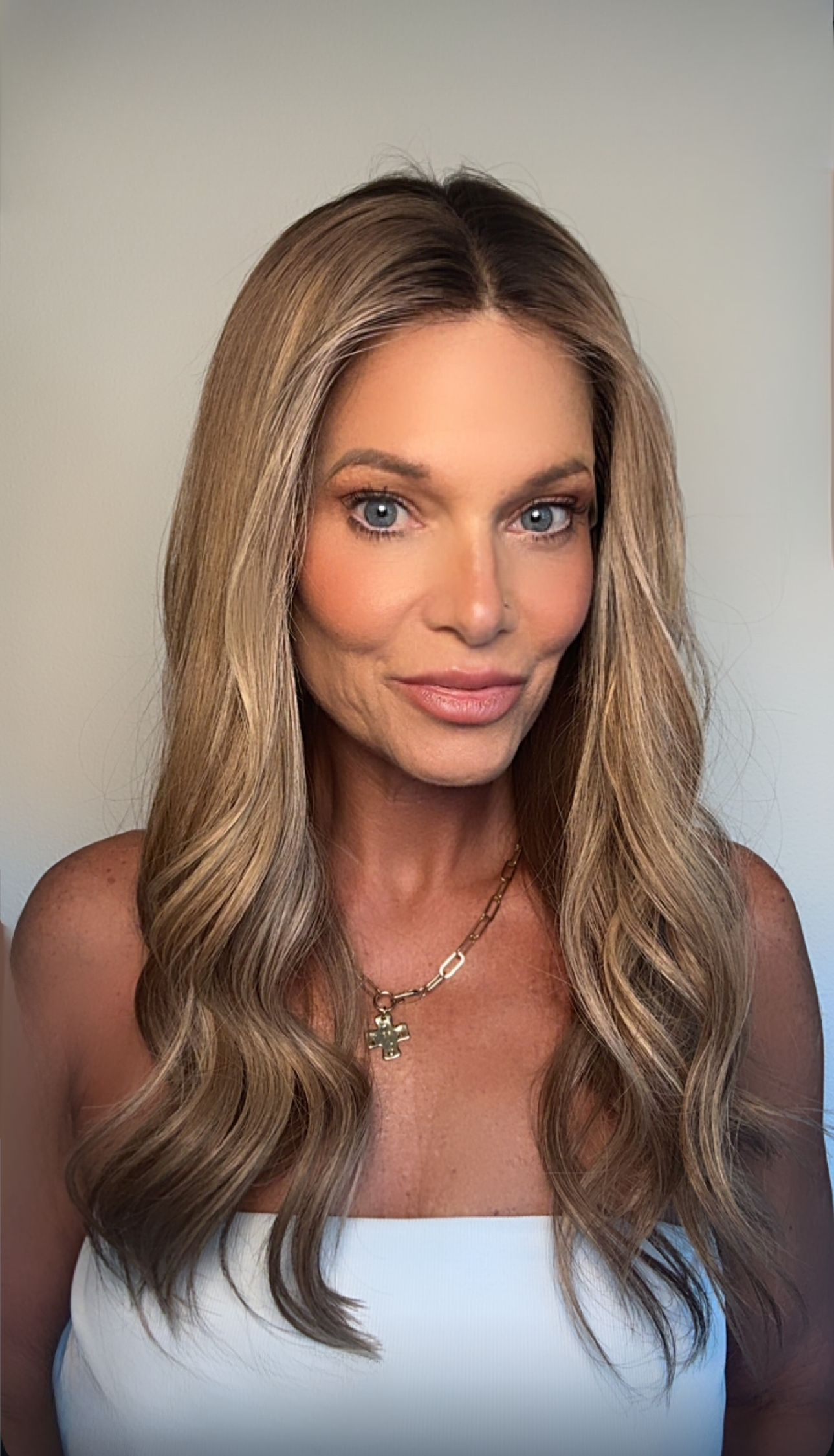 Sully 22" | EURO | Human Hair | All-Hand-Tied | Light Density | S