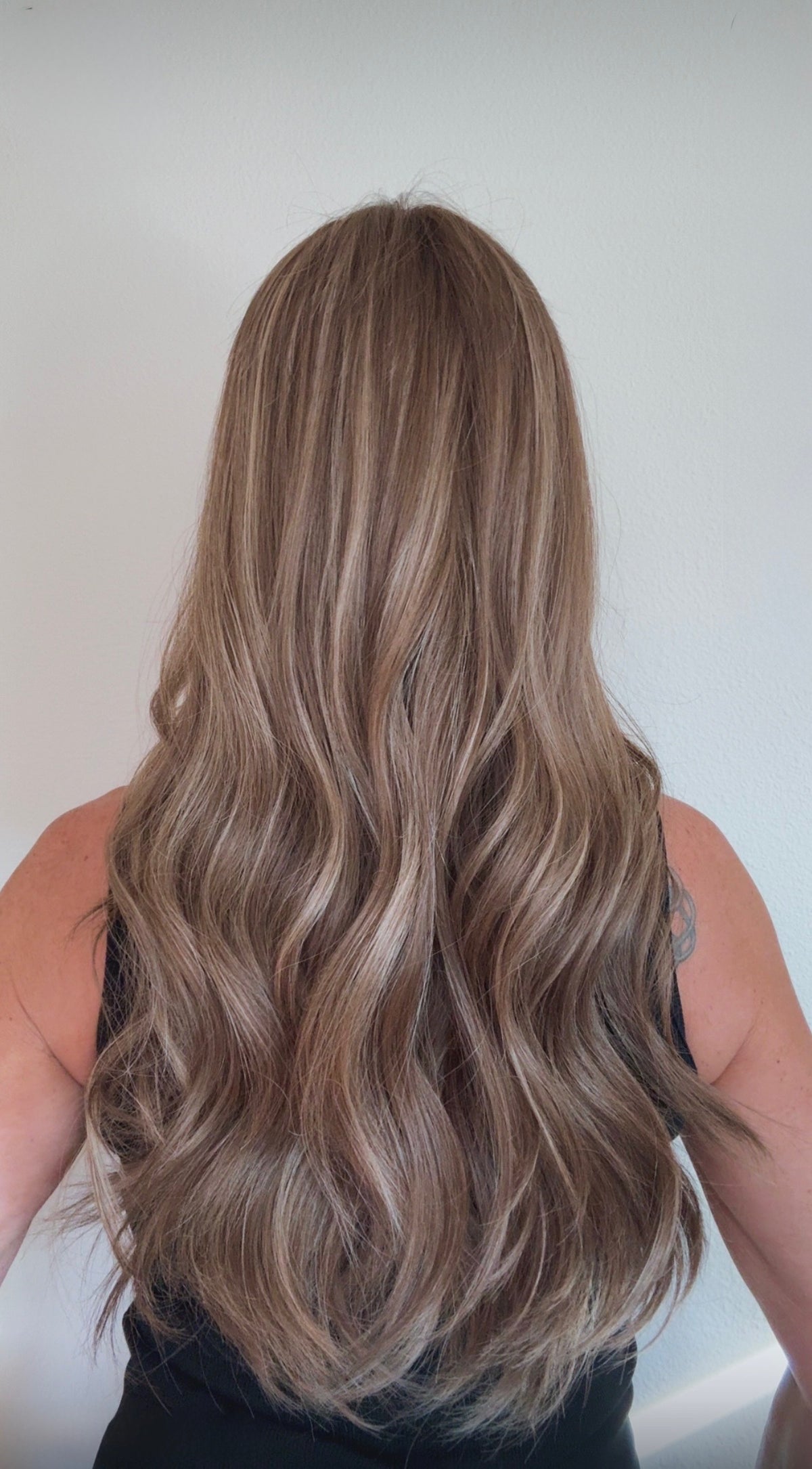 Willa 24" EURO | Human Hair | Light Density | S
