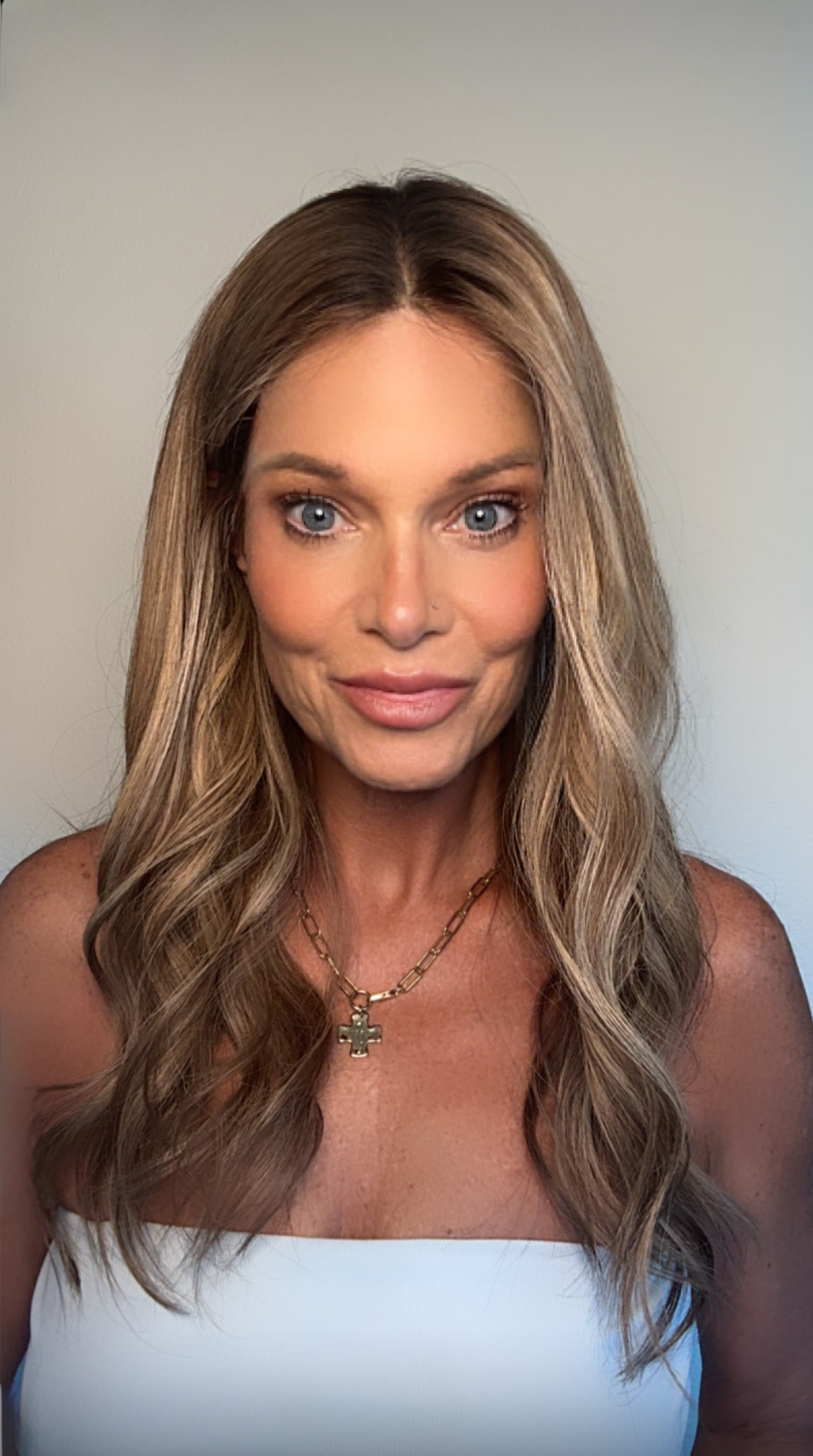Sully 22" | EURO | Human Hair | All-Hand-Tied | Light Density | S