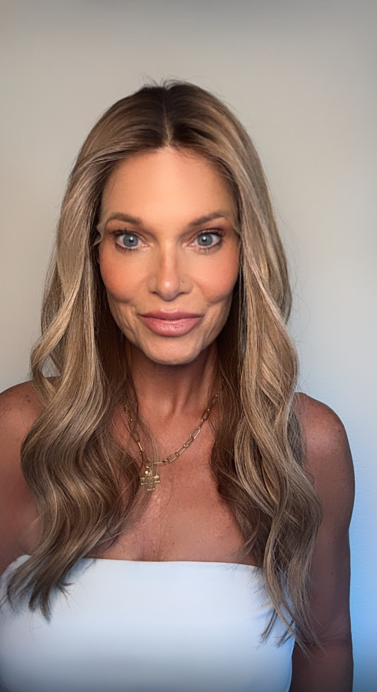 Sully 22" | EURO | Human Hair | All-Hand-Tied | Light Density | S