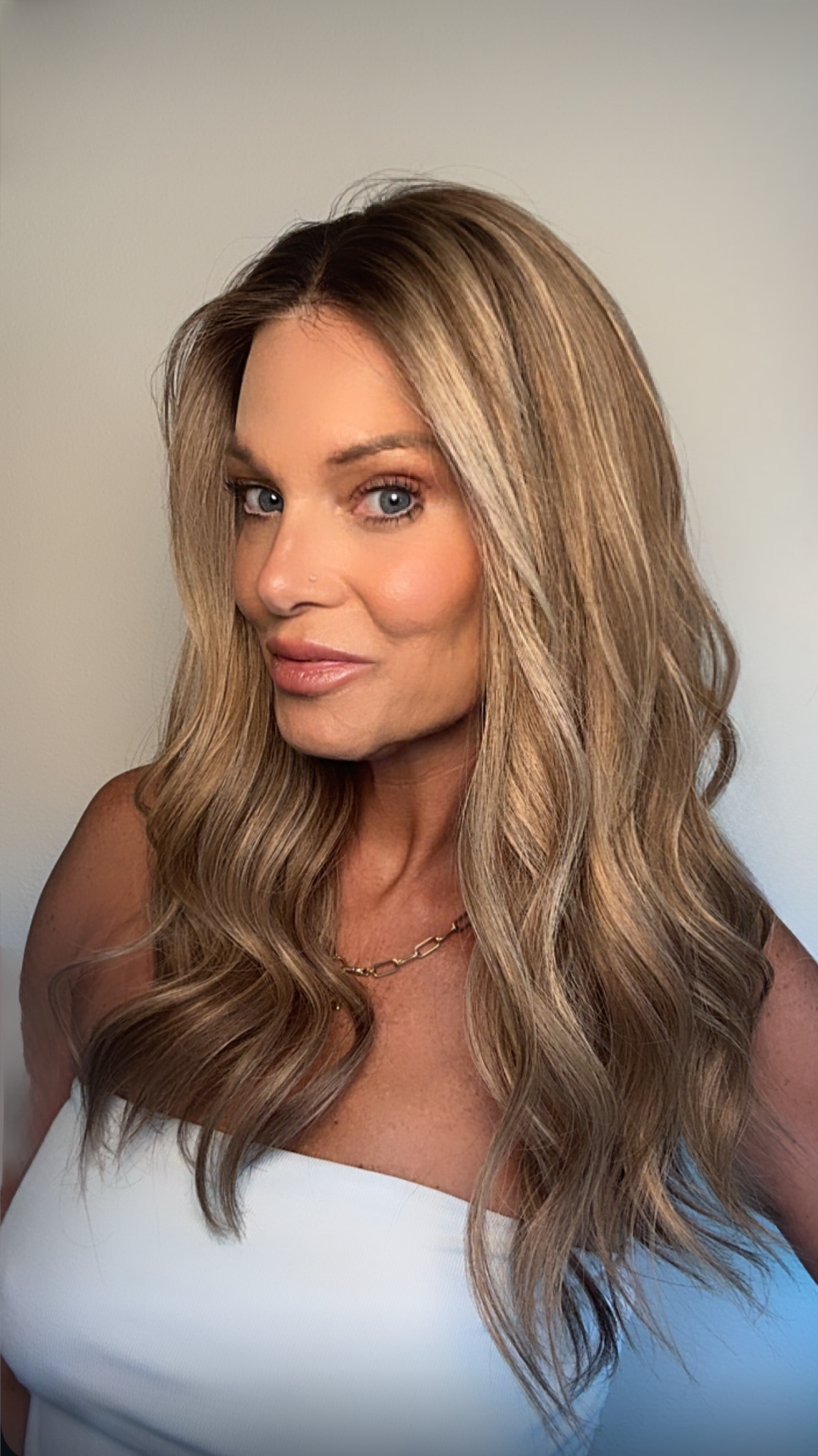 Sully 22" | EURO | Human Hair | All-Hand-Tied | Light Density | S
