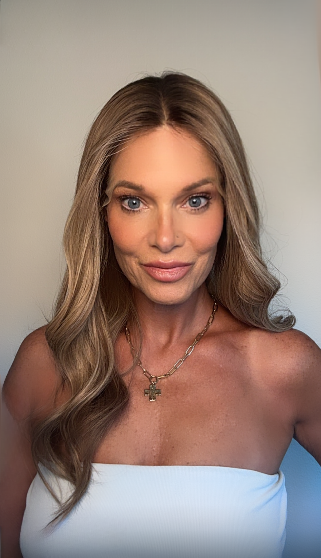 Sully 22" | EURO | Human Hair | All-Hand-Tied | Light Density | S