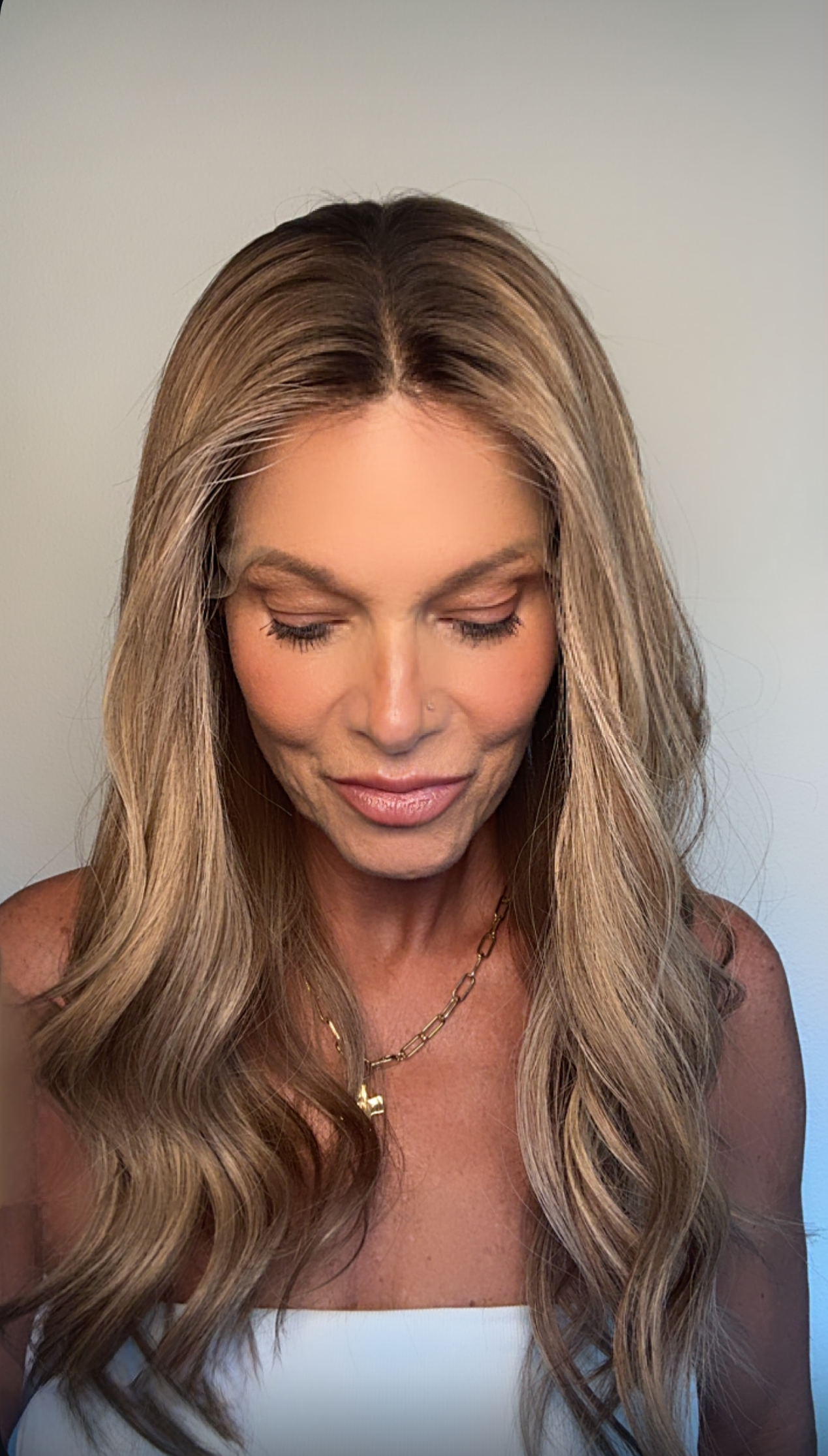 Sully 22" | EURO | Human Hair | All-Hand-Tied | Light Density | S