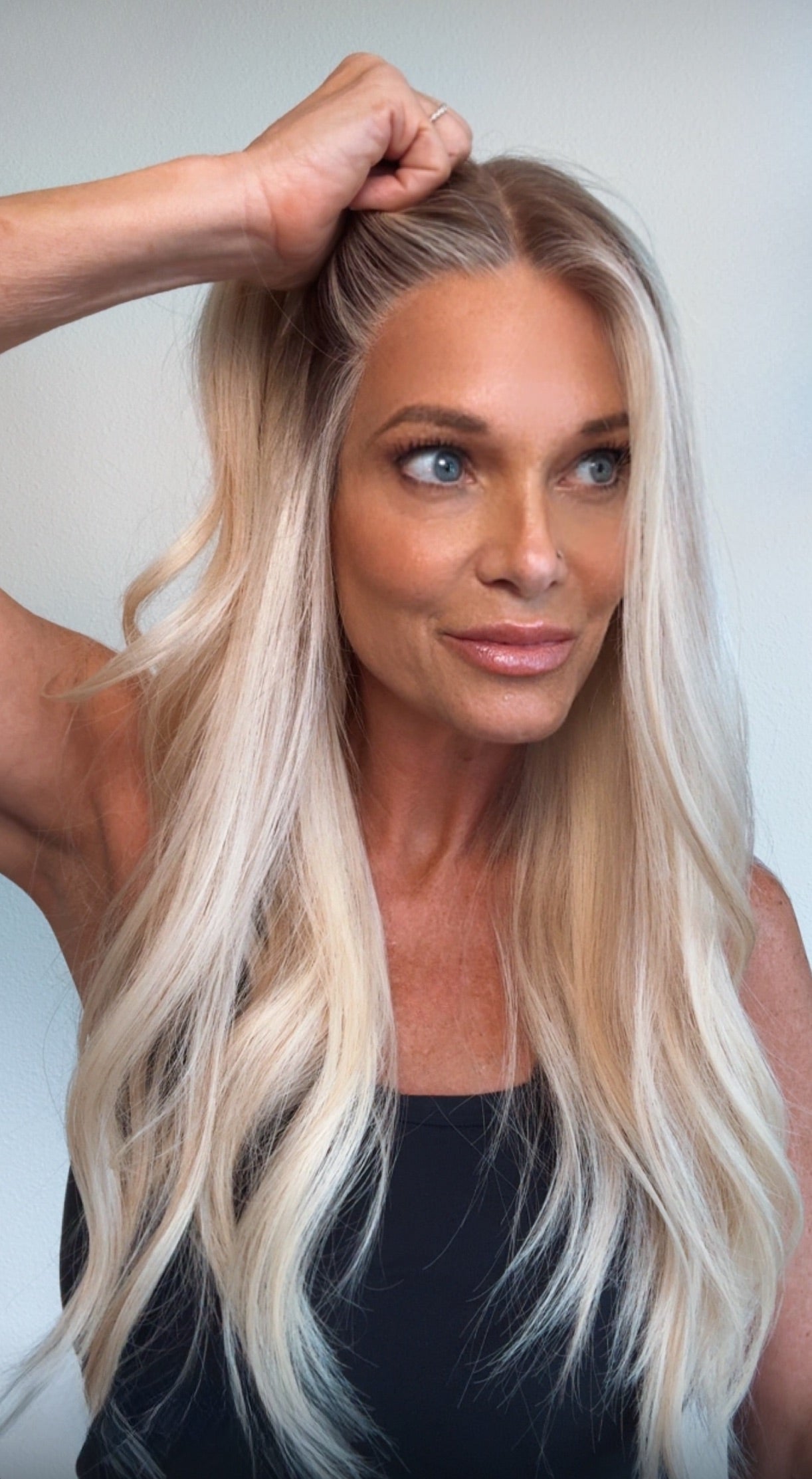 Shelly 24" EURO | Human Hair | Light Density | S