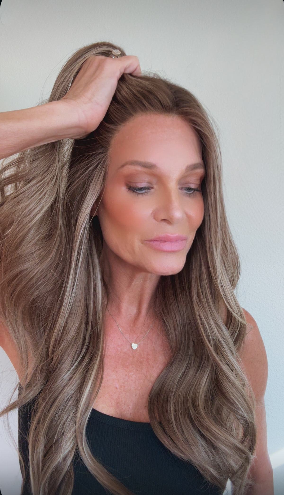 Willa 24" EURO | Human Hair | Light Density | S