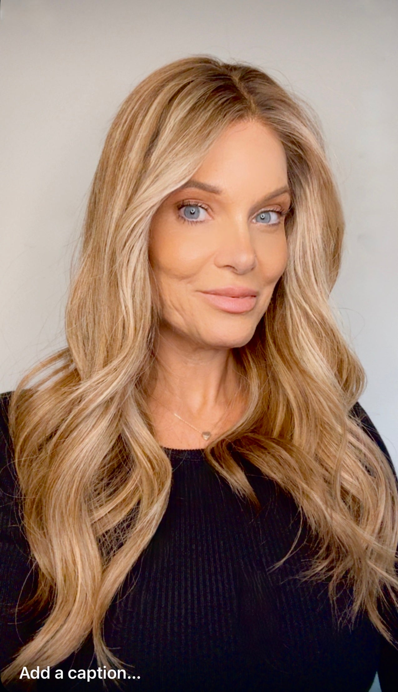 Sadie 22" | Human Hair | Light Density | S