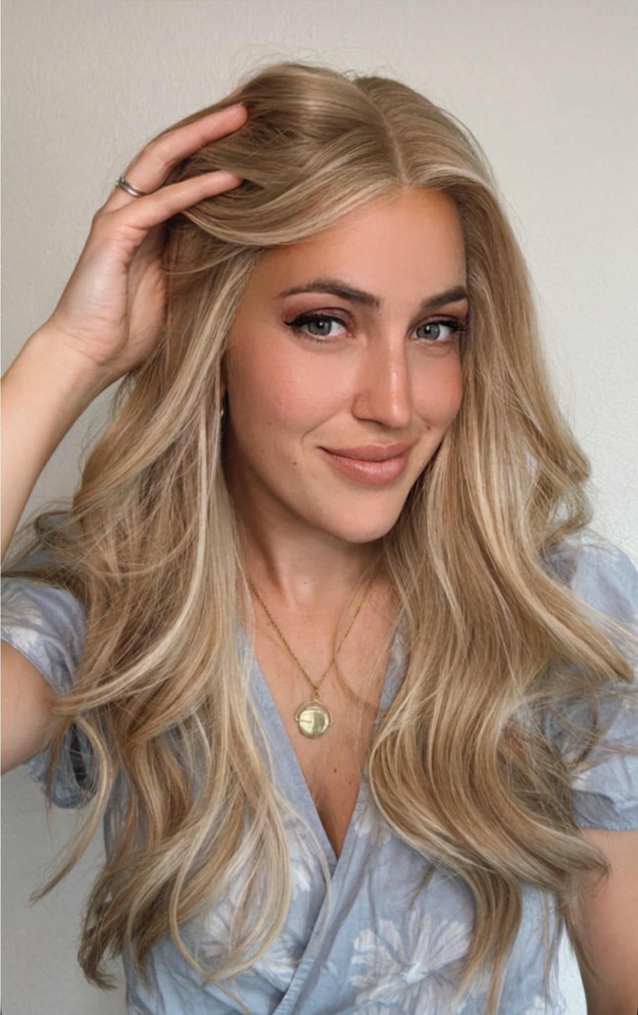Lyla 24"  | Human Hair | Light Density | M